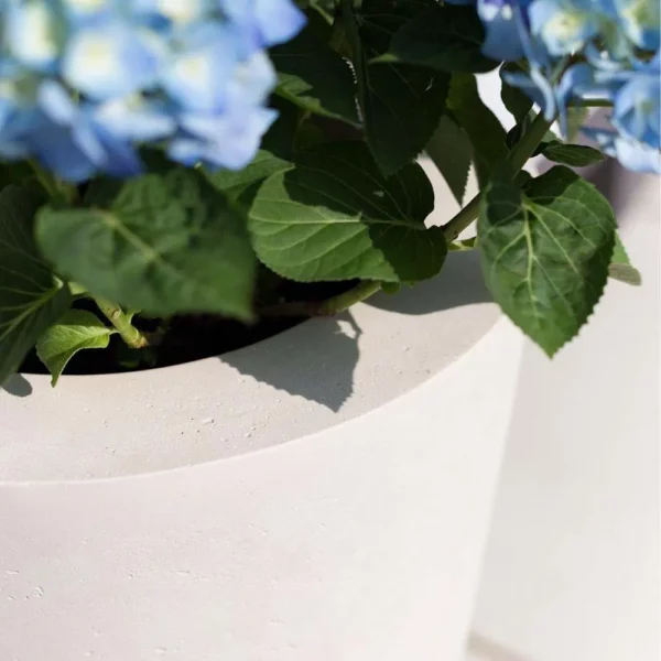 Donica CONICAL fleur ami (biały beton)