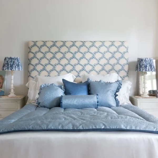 Jedwabna okragła poduszka ozdobna Coral Fern Gingerlilly (Niebieski)